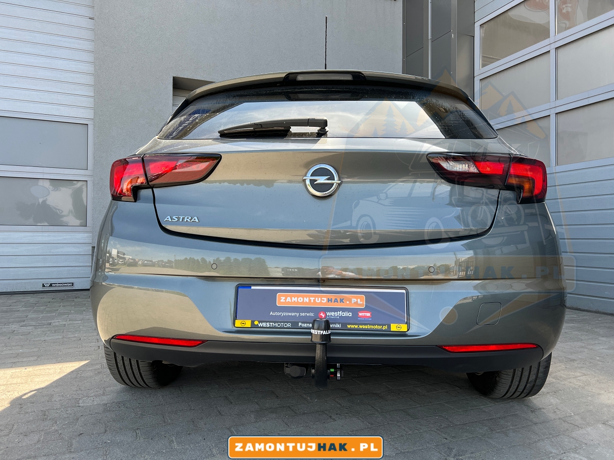 Zdjęcie Opla Astry K z profesjonalnie zamontowanym hakiem holowniczym Westfalia - dodaj funkcjonalność do swojego samochodu